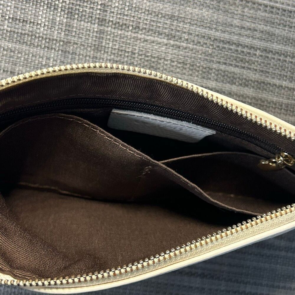 Befen White Wristlet Wallet - Picture 4 of 6